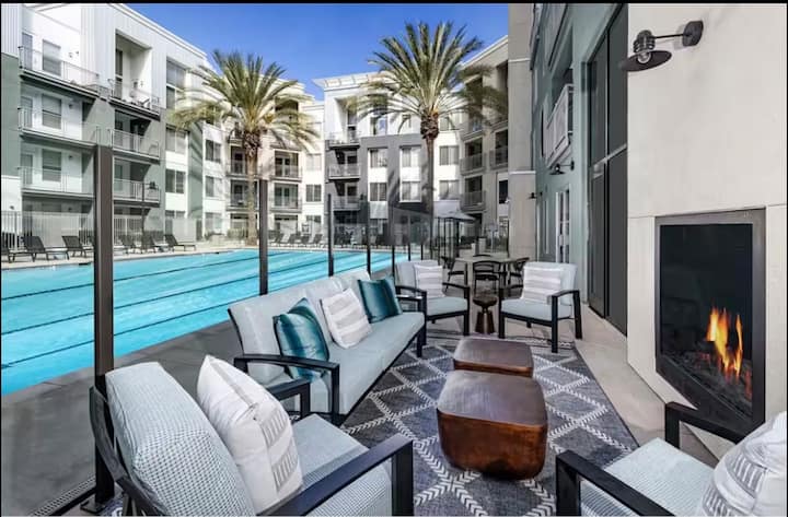 Fully Furnished Brand Entire Unit By Irvine - Irvine, CA