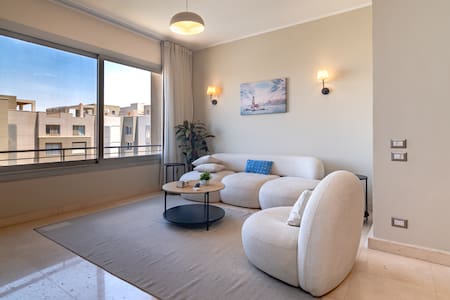 The Quiet Nest, 1BR Palm hills. 