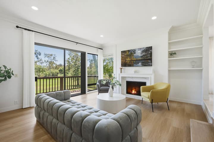 Golf View Retreat In The Heart Of Irvine - Newport Beach, CA