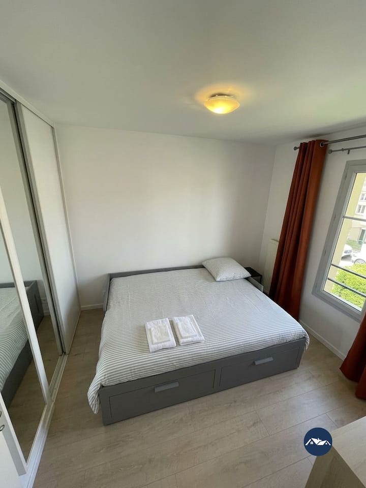Private Room For Woman In Ferney-voltaire - Ferney-Voltaire