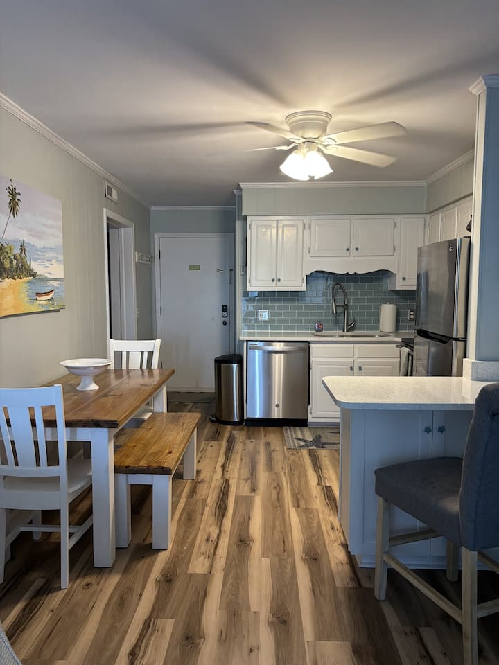 Oib Oasis Oceanfront 2br/2ba Condo With Pool - Ocean Isle Beach, NC
