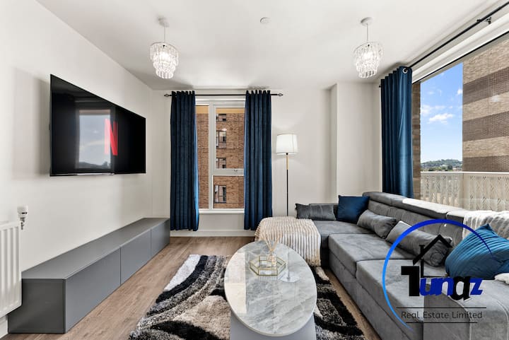 Modern Luxury Flat With Stunning City Views - Watford