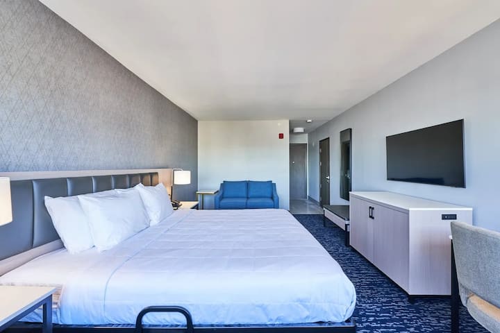 Harborview - King Bed - Dartmouth, MA
