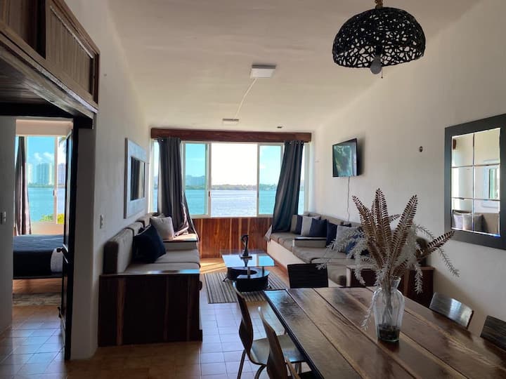 Departamento Frente A La Laguna En La Zona Hoteler - Cancún
