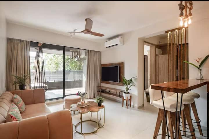 Sereno Siesta 2bhk Cosy Apt W/balcony Swing & Pool - India