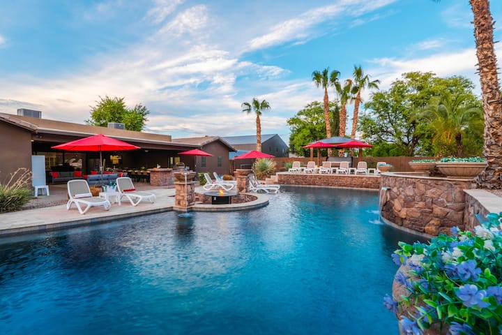 "The Ultimate Escape" Over 1 Acre W/ Massive Pool! - ギルバート, AZ
