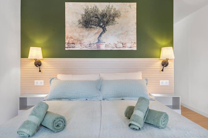 Oasis Valle Verde Coin, Kamer Jade - Coín