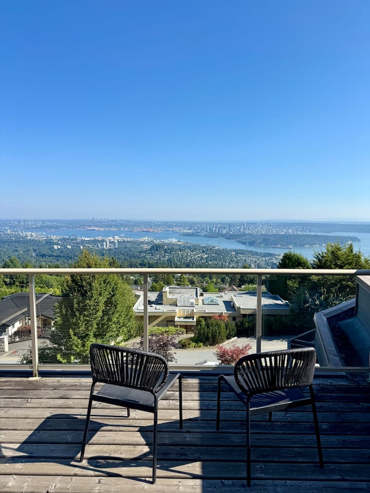 Hilltop Designer Estate Panoramic Ocean Views - West Vancouver
