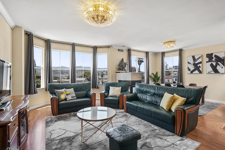 Charming & Spacious 4br House In Silver Terrace - Brisbane, CA