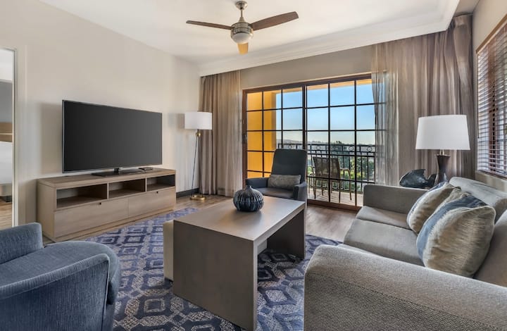 Legoland 3 Bedroom Hotel Kitchen Suite - Vista, CA