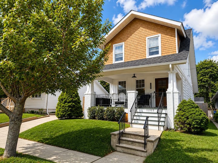 Asbury Park Beach House W/ Porch + Private Yard - Asbury Park, NJ