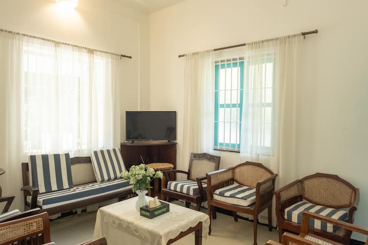 Living room image 1