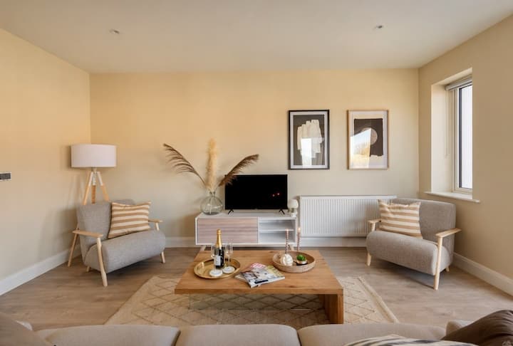 Elegant 2br | Panoramic Sea & Mountain Views - 都柏林