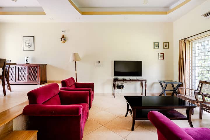 Living room image 3
