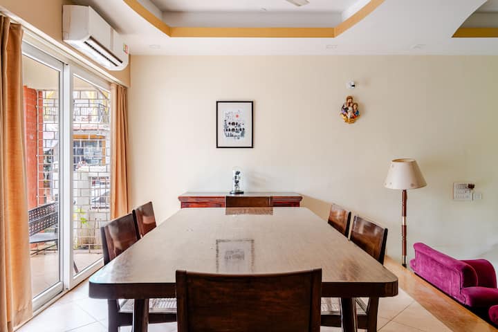 Dining area image 2