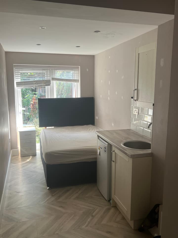 Studio Flat To Rent Near Great Transport Links Se - Woolwich