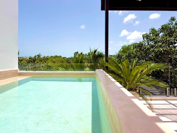Top Floor Haven | Private Pool, 360° Pool & Gym - México