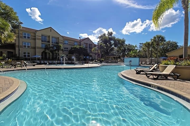 2 Units | 2br Family Suite | 4 Onsite Pools - Orlando, FL