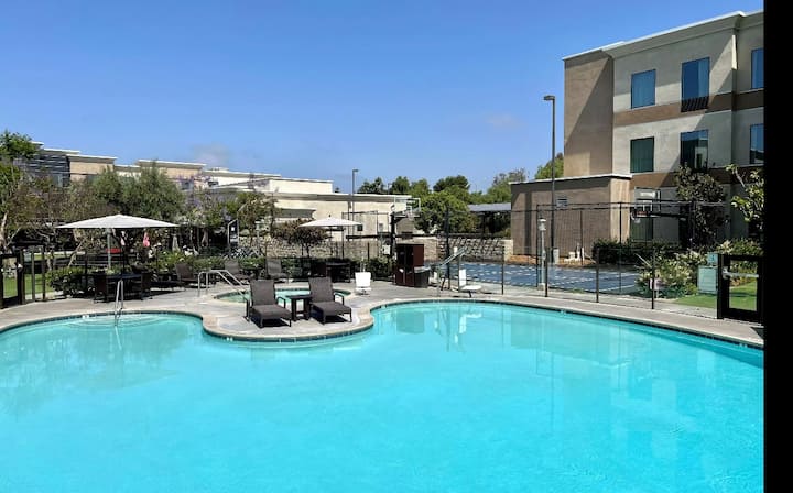 Modern 3 Separate Hotelsuites W/ Parking&breakfast - Vista, CA