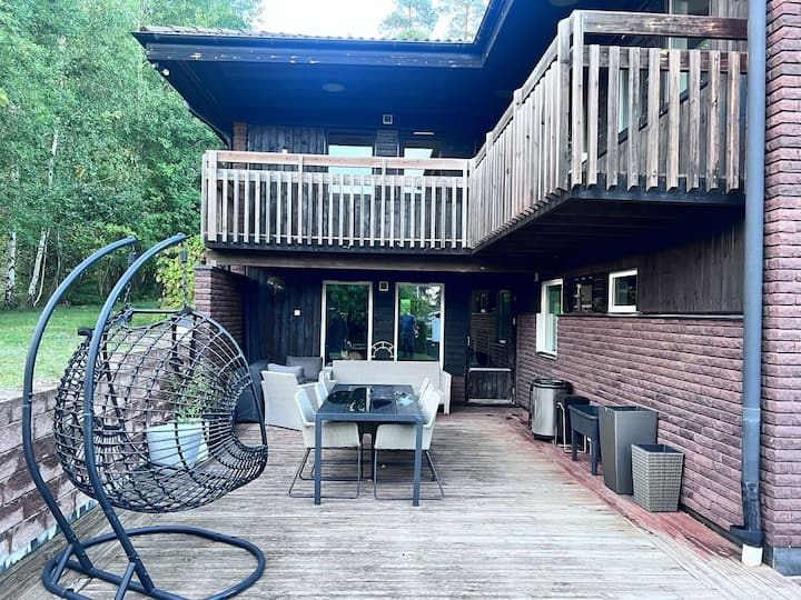 Fräsch Uthyrningsdel Av En Större Villa - Sigtuna