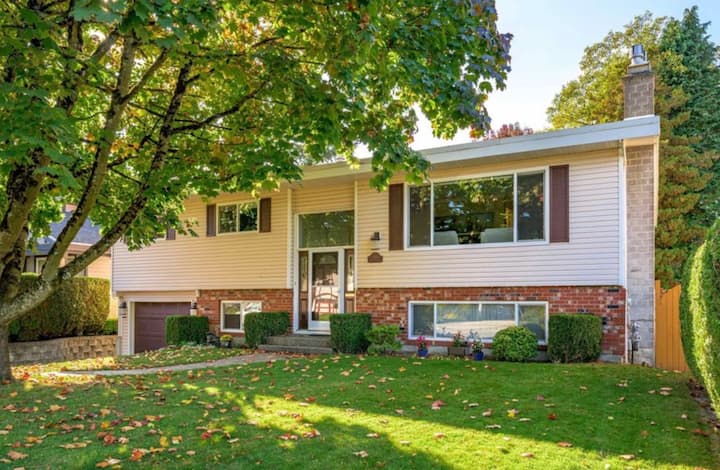 Spacious North Delta Home With Private Backyard - Surrey