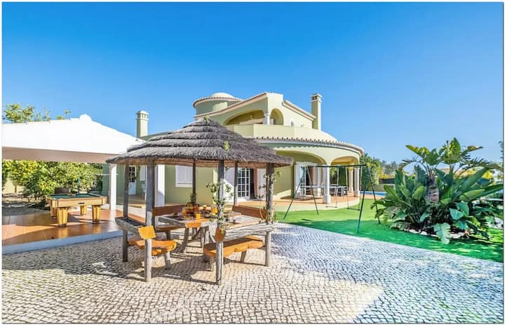 Home With Pool - Marbella