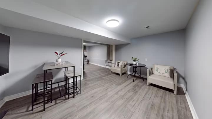 Downtown Rh Basement Suite - Dt Rh - Markham