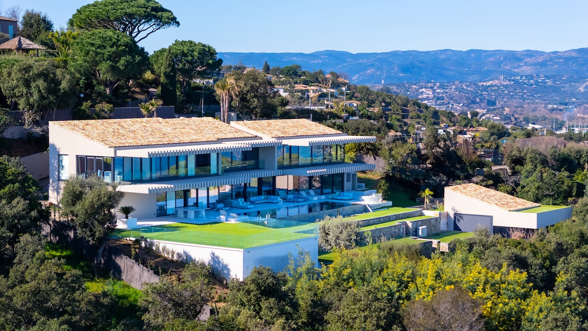 Modern Villa in Sinopolis with Sea Views