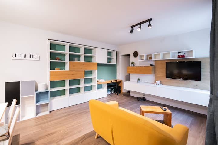 House In Malnate: Modern Style - Varese E Ticino - Varese