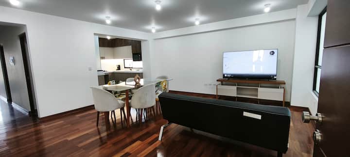Departamento Acogedor Céntrico Y Con Cochera - Cajamarca, Perú