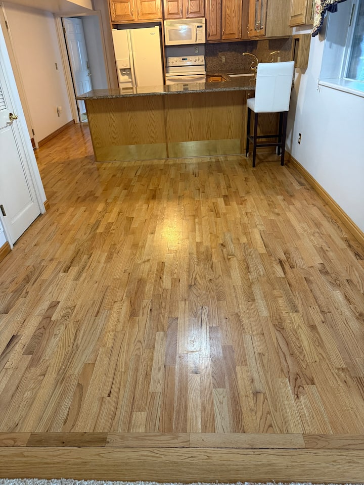 Private Walkout Apartment. - 프로보