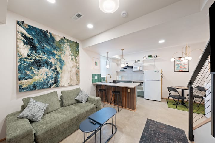 New Modern Apartment  Steps From Downtown - Columbus, OH