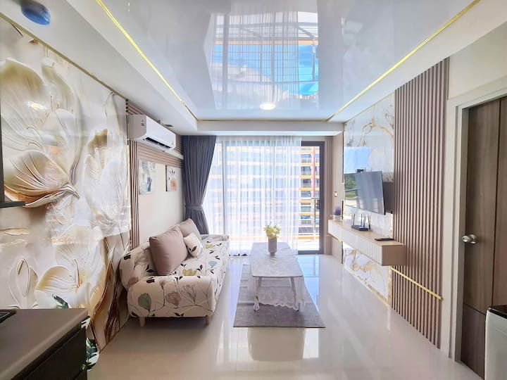777 Beach Condominium - Takua Thung District
