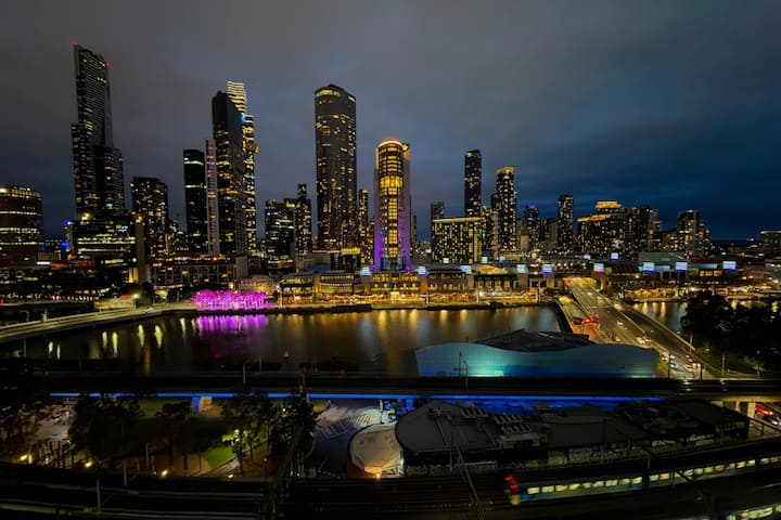 Wake Up To Yarra River Views · Spacious 2br Cbd - Australia