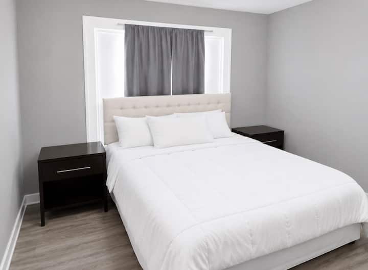 C0 | Cozy Full Home Retreat | Joliet - Joliet, IL
