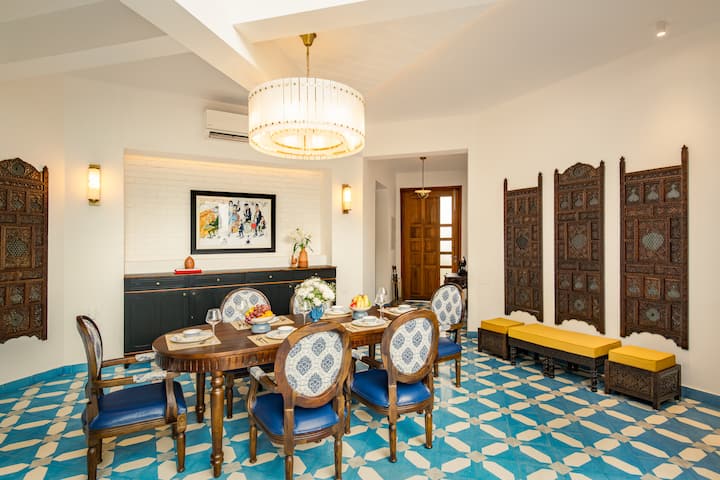 Dining area image 2