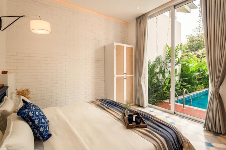 Bedroom 1 image 2