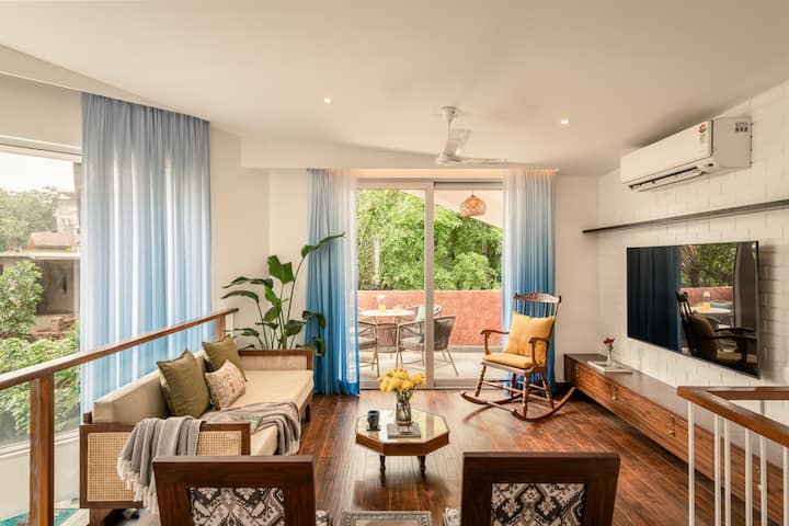 Living room image 3