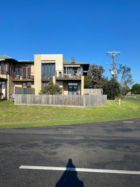 Swan bay pelican house