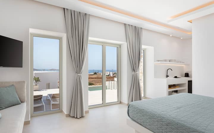 Executive Suite By Parolea Luxury Living Hotel - Paros