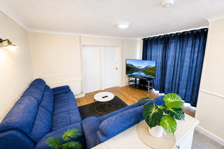 The Canterbury Residence  Spacious 6br Home - Canterbury