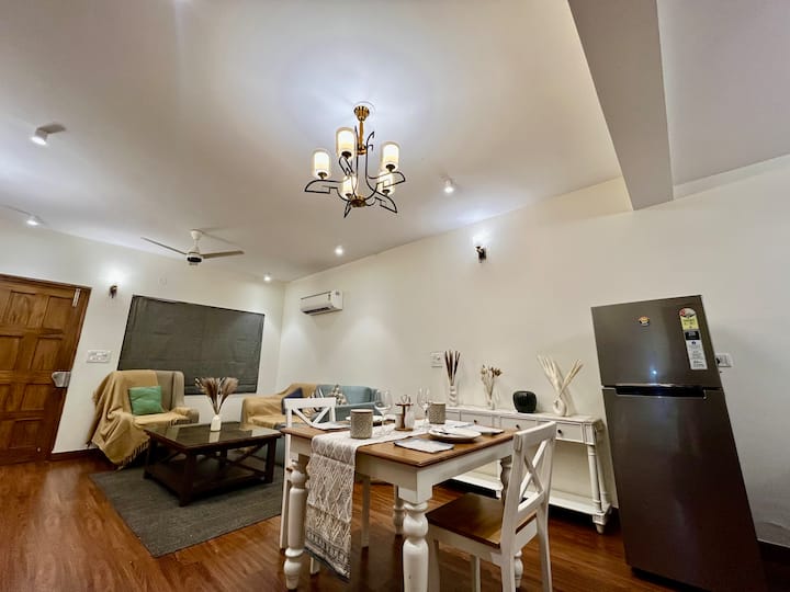 Dining area image 6