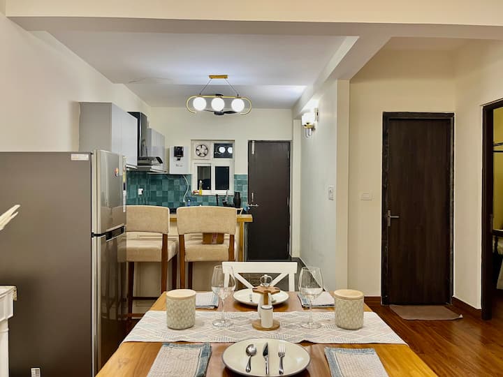 Dining area image 4