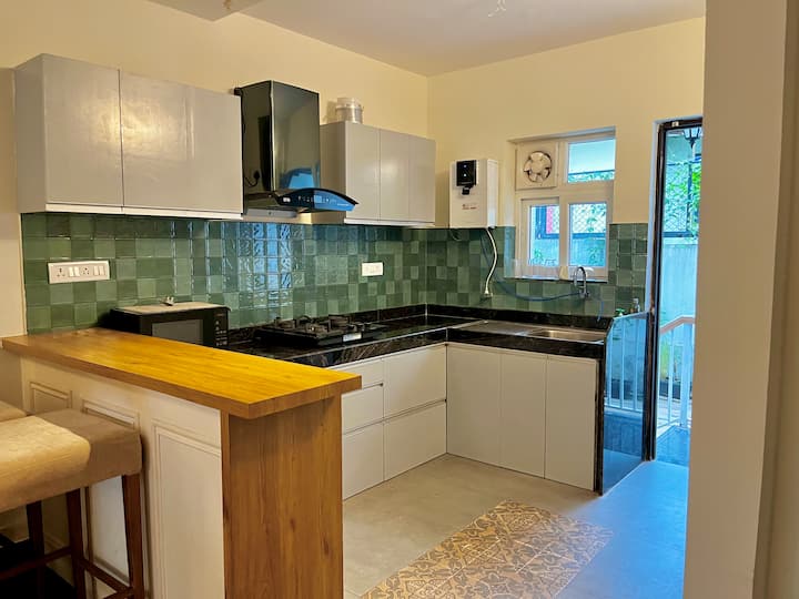 Full kitchen image 3