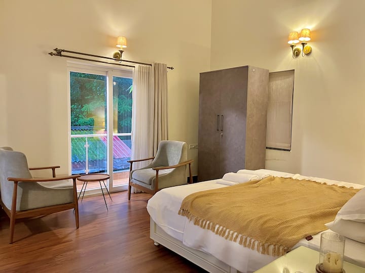 Bedroom 1 image 3