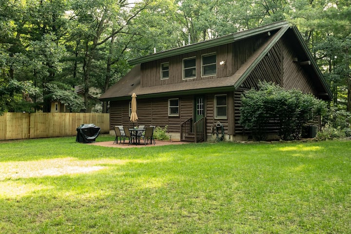 New! Nestled Ducks Cabin Near Green Lake - Interlochen, MI
