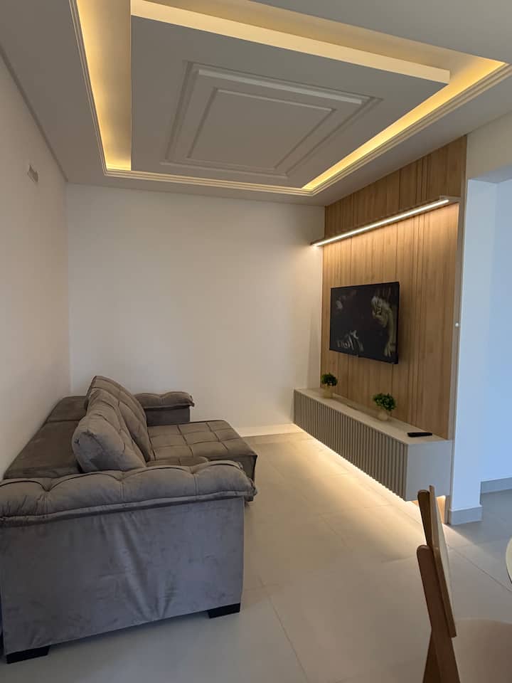 Apartamento Com 3 Quartos,  A 300 Metros Do Mar - Itapema