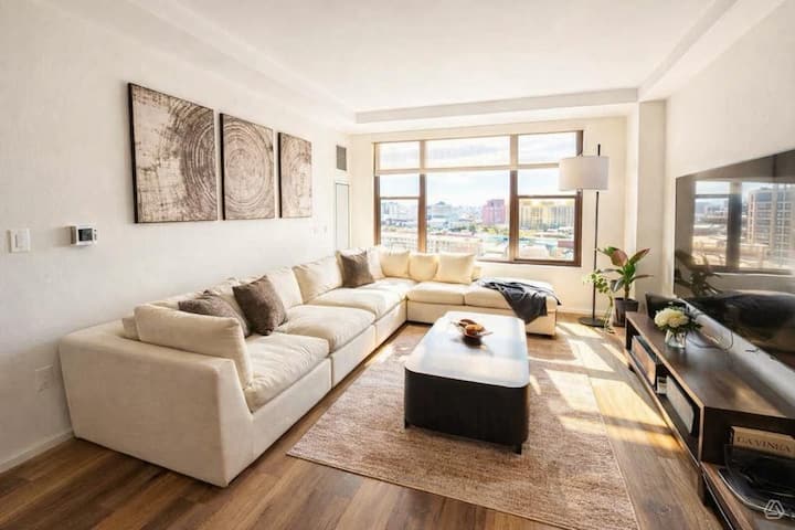 Luxury South End Condo | Sky Deck & Pool Access - Boston, MA