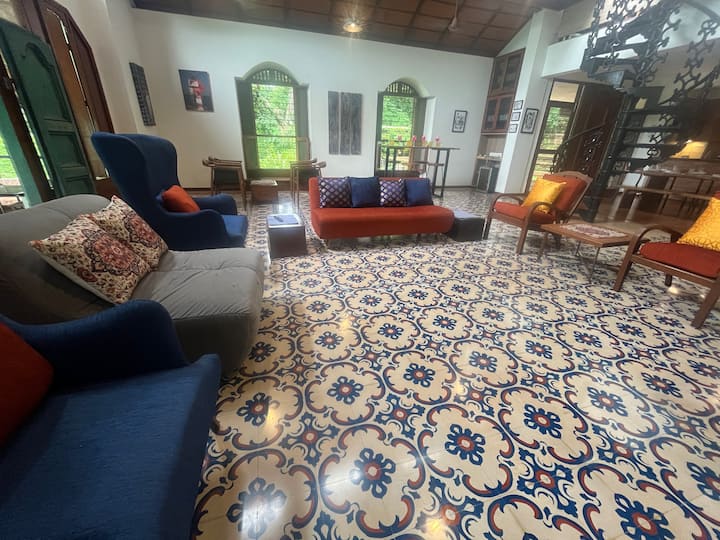 Living room image 5