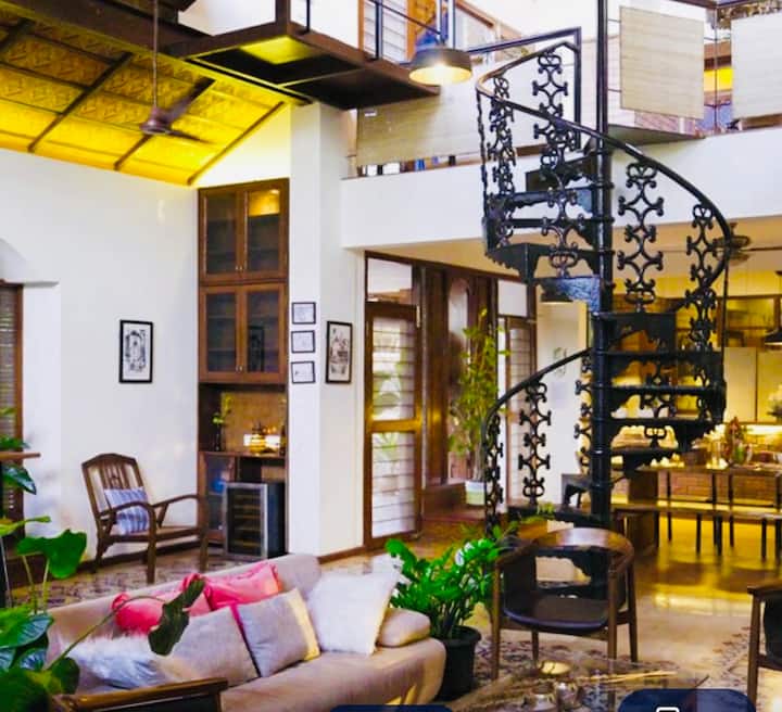 Living room image 7